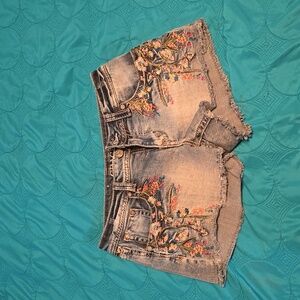 Grace in LA embroidered shorts size 29
